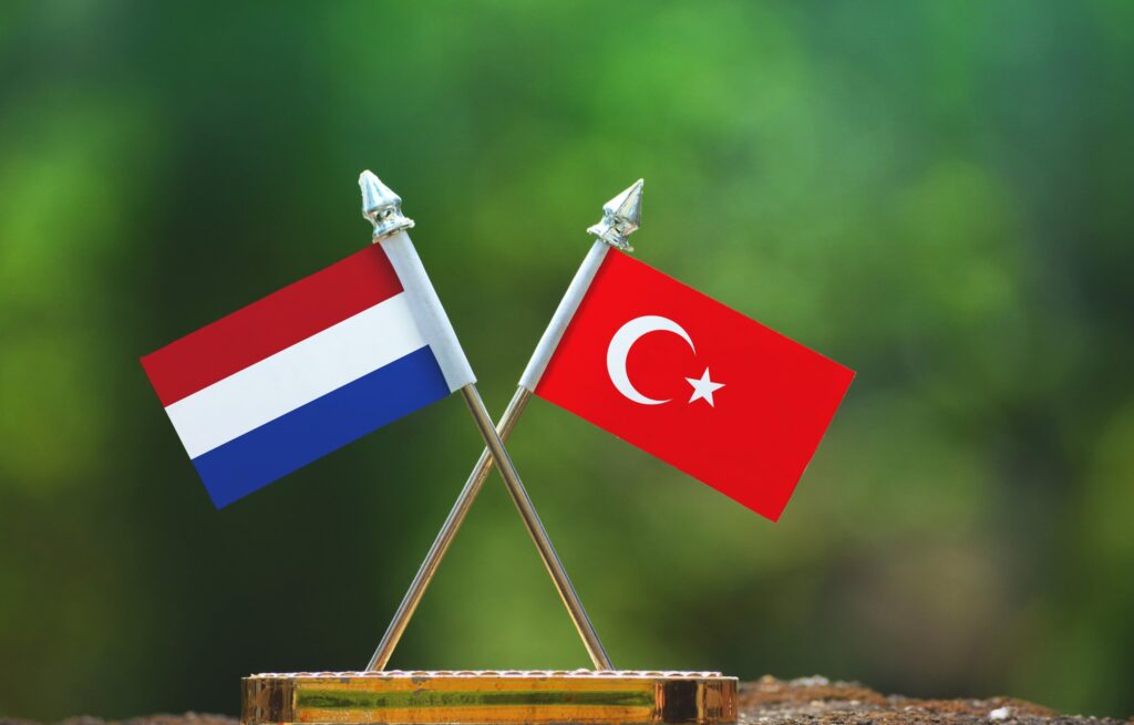 Hollanda'da yaşayan Türk vatandaşları Hollanda Türkler göçmenler gurbetçi Hukuki sorunlar danışmanlık Hukuk bürosu Uzman avukat destek İş