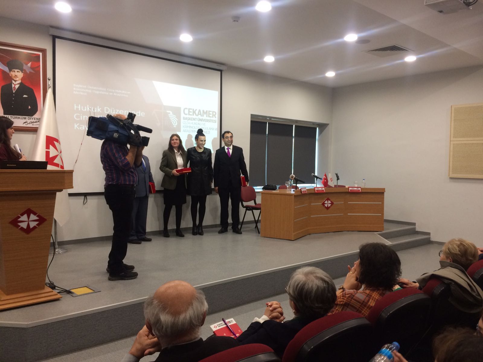 Av. Prof. Dr. Vahit Bıçak Başkent'te Kadınlar Haftasında "Cinselliğe Kavramsal Bakış" konulu oturumu yönetti.