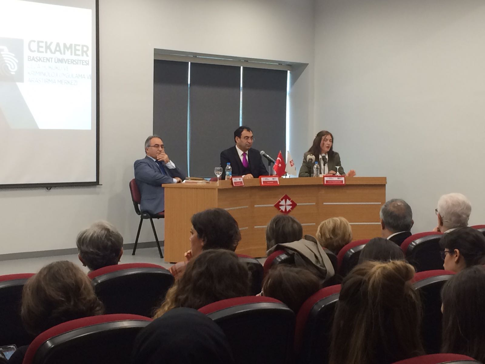 Av. Prof. Dr. Vahit Bıçak Başkent'te Kadınlar Haftasında "Cinselliğe Kavramsal Bakış" konulu oturumu yönetti.