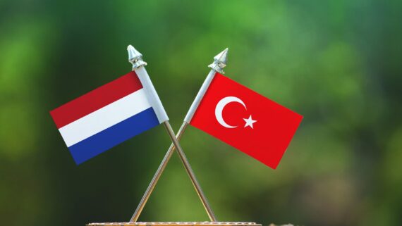 Hollanda'da yaşayan Türk vatandaşları Hollanda Türkler göçmenler gurbetçi Hukuki sorunlar danışmanlık Hukuk bürosu Uzman avukat destek İş